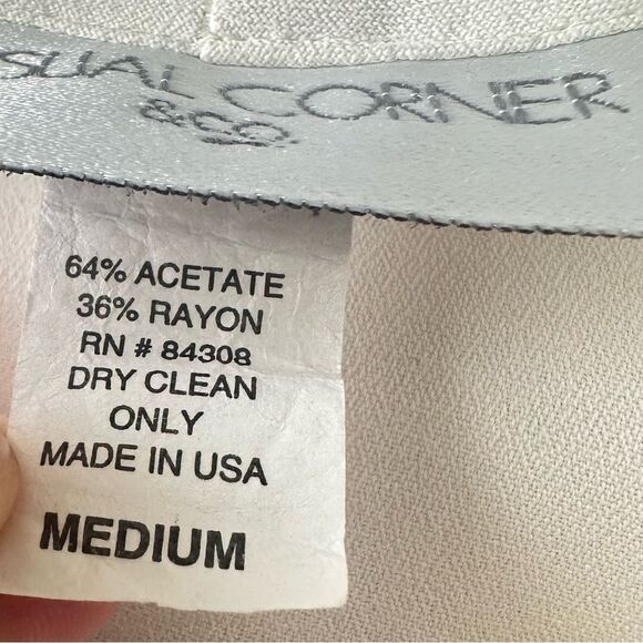 Vintage White Minimalist Button Front Neutral Short Sleeved Blouse Shirt - Picture 5 of 6